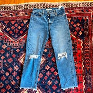 Levi Wedgie size 26 crops